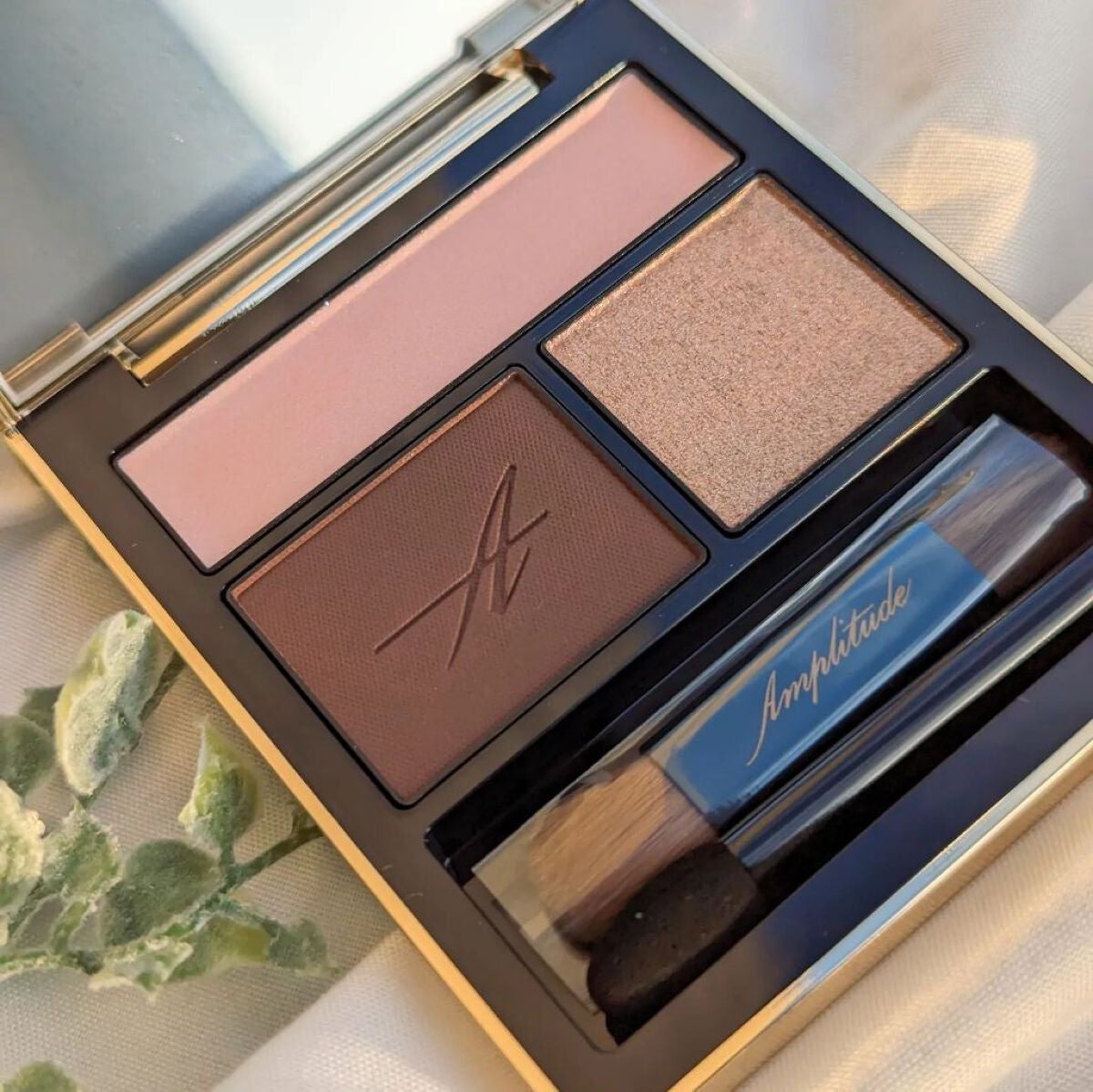 コンスピキュアス アイズ/Amplitude/アイシャドウパレットを使ったクチコミ(2枚目)