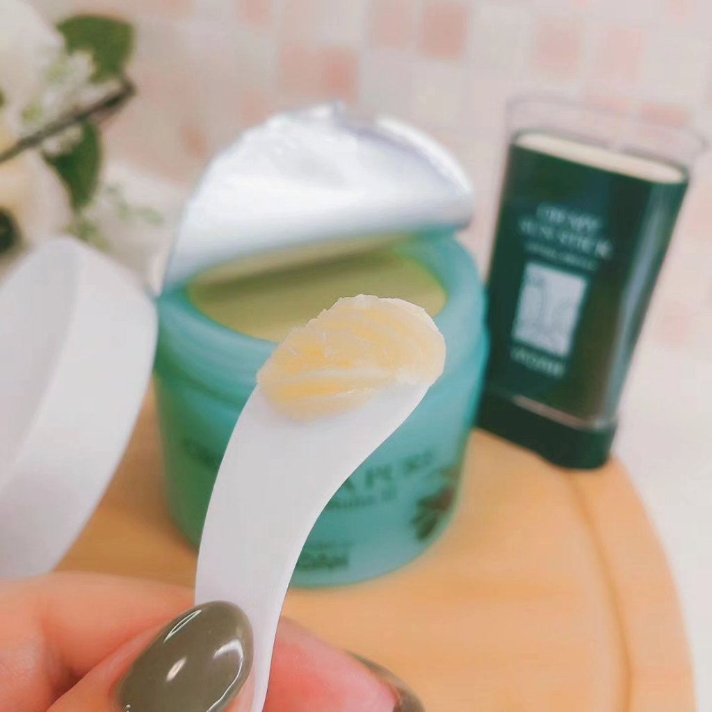 オマイサンスティック/YADAH/日焼け止めスティックを使ったクチコミ（3枚目）