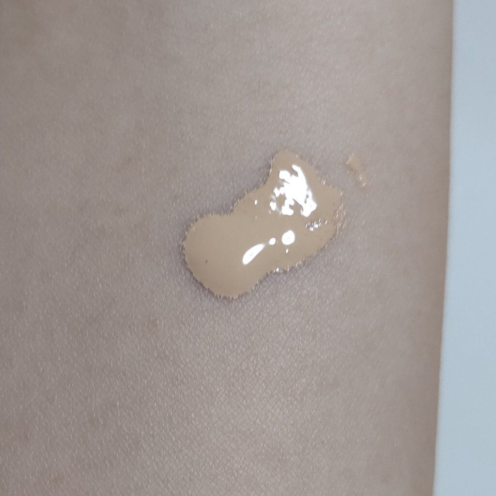 WHOMEE リキッドファンデーションNのクチコミ「WHOMEE リキッドファンデーションN ライトベージュ 20ml SPF21 PA++  2.....」（3枚目）