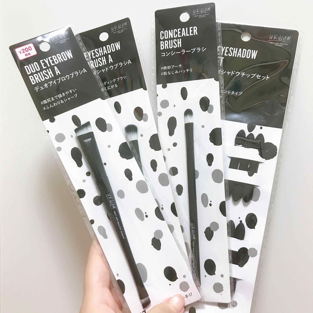 UR GLAM　EYESHADOW BRUSH A/U R GLAM/メイクブラシを使ったクチコミ（1枚目）