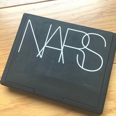 NARS ライトリフレクティングセッティングパウダー ¥4,700（税抜）

サラサラ◎
自然◎
粉感×

店舗で見た時はかなりキラキラしてたのでハイライトにいいな〜と思って買ったのですが、手持ちのもの