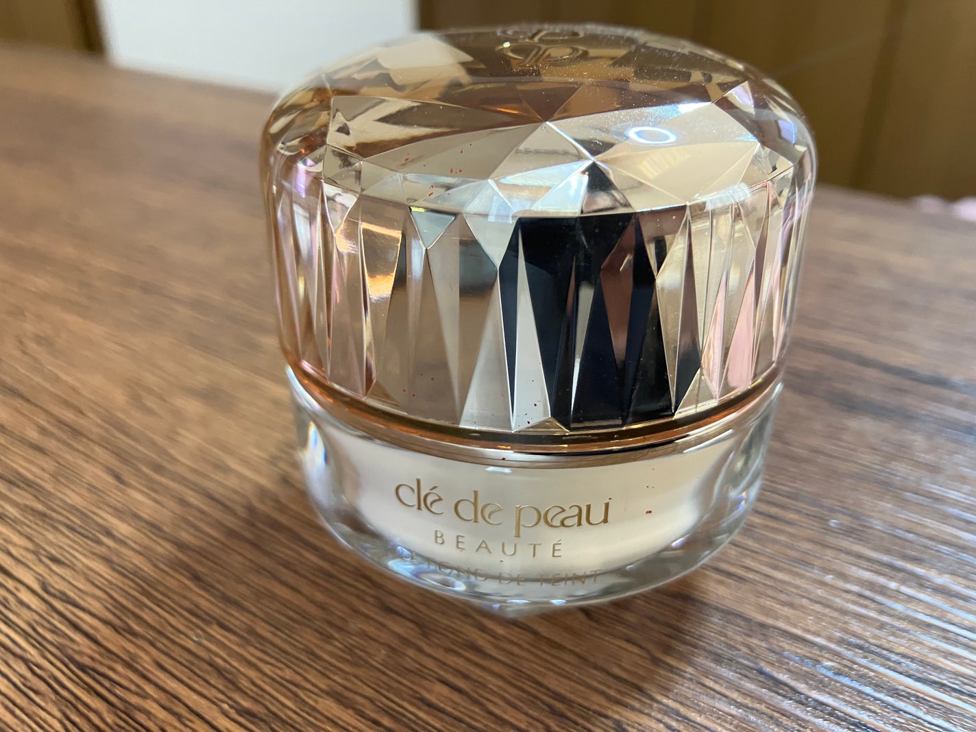 ル・フォンドゥタンn/クレ・ド・ポー ボーテ/クリーム・エマルジョンファンデーションを使ったクチコミ(1枚目)