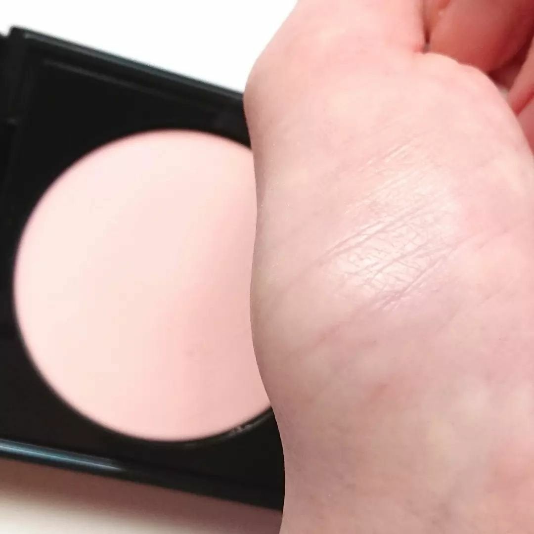 アディクション スキンリフレクト セッティングパウダー/ADDICTION/プレストパウダーを使ったクチコミ(4枚目)