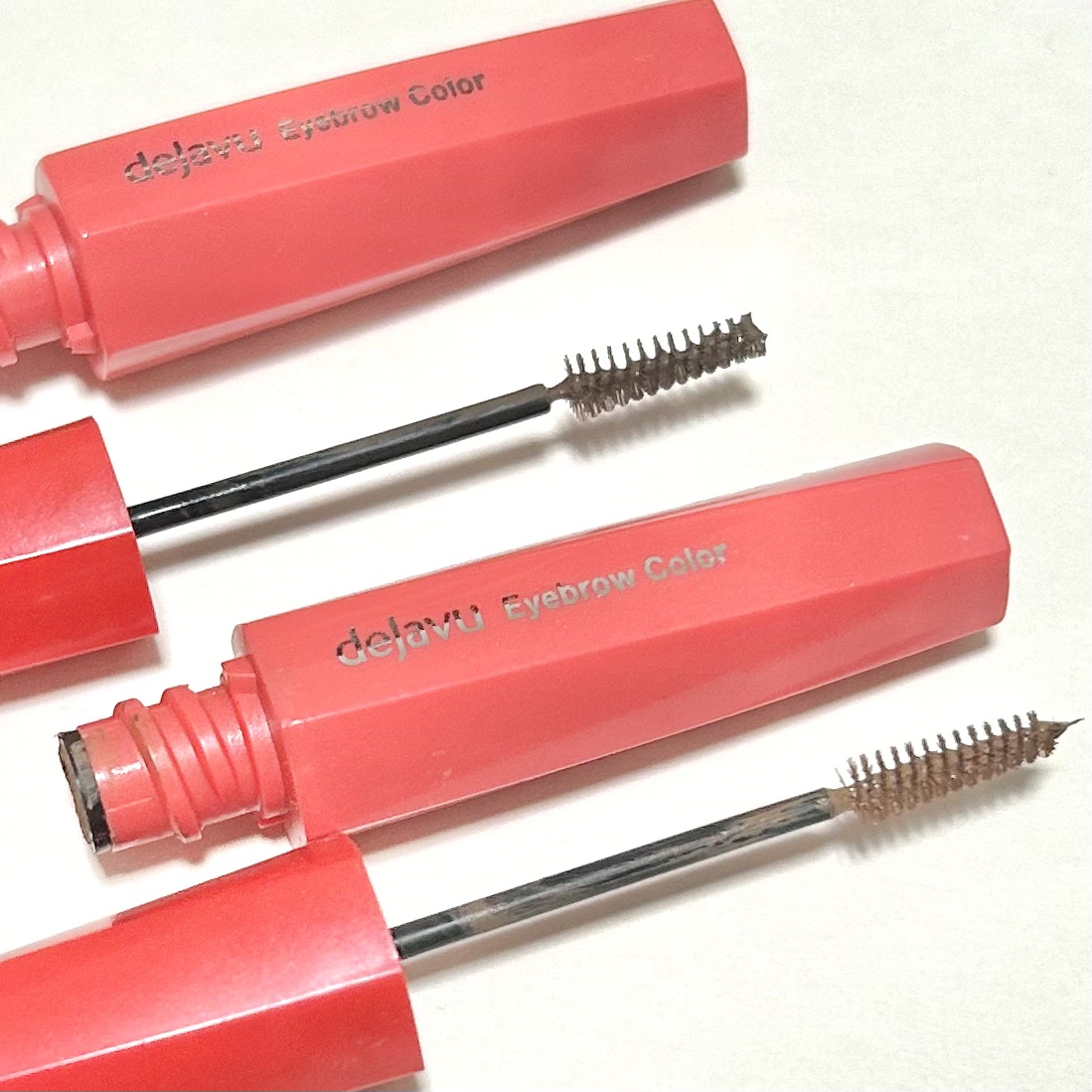 【使った商品】
デジャヴュアイブロウカラー

【色味】
4ビターブラウン、2ナチュラルブラウン

【発色】
黄み肌ブルベです!明るめ茶色の髪だった時にナチュラルブラウンを使って、いまは黒髪なのでビターブラウンを買い足した◎
発色はちょうどい