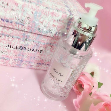 ୨୧ JILLSTUART ୨୧

🐰リラックス ヘアオイル 60ml🐰


ホワイトフローラルの香りがするヘアオイルです💖


私の髪は  太い！量が多い！まとまらない！
という髪の毛ですが...

