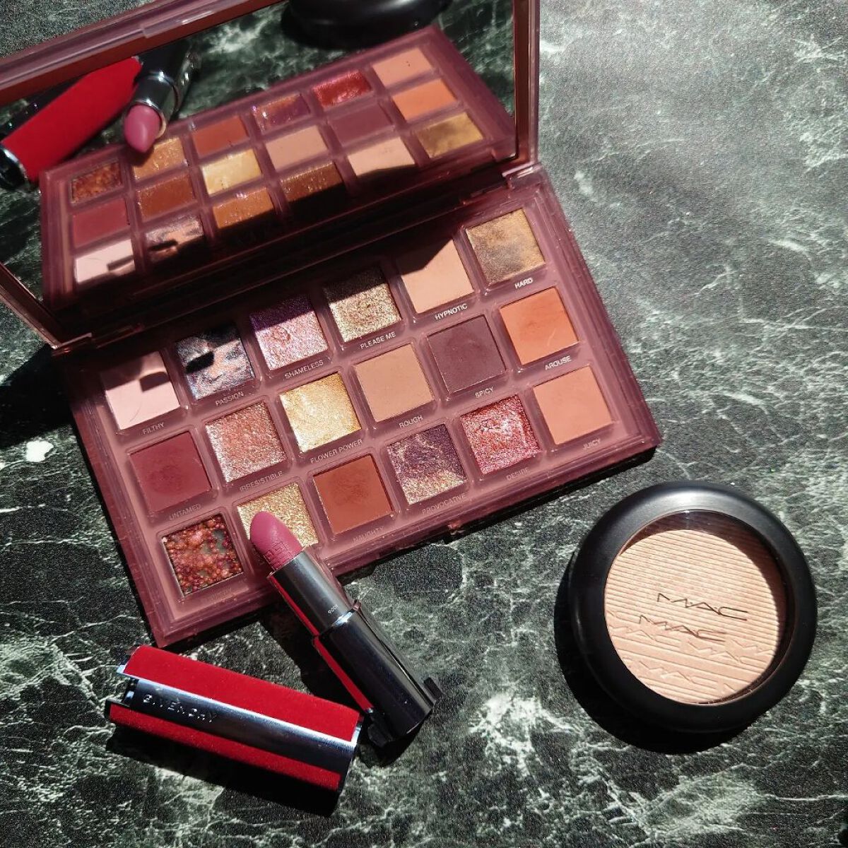 NAUGHTY NUDE/Huda Beauty/アイシャドウパレットを使ったクチコミ（3枚目）