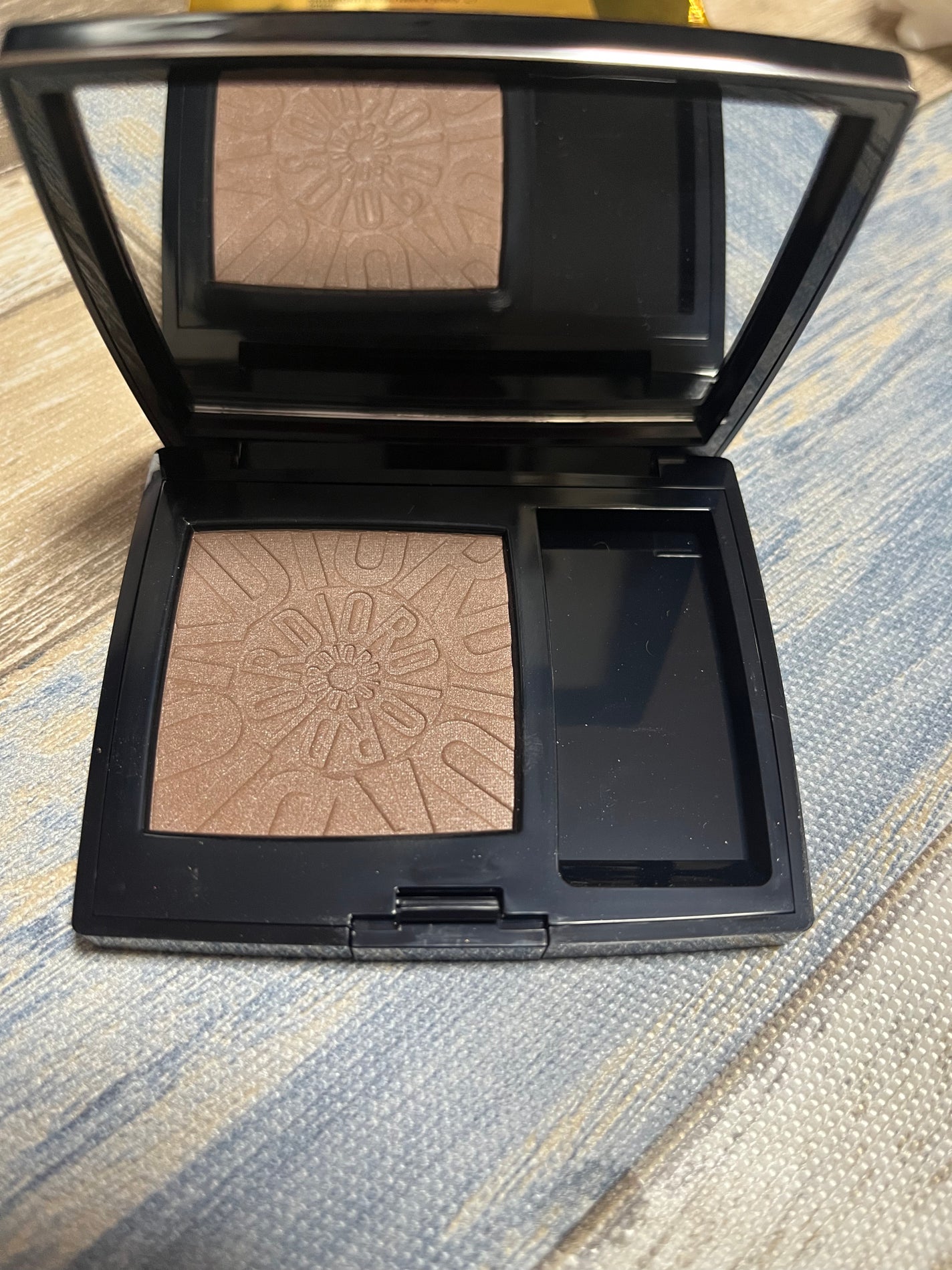 有香 on LIPS 「MACのハイライトとシェーディングとディオールのシェーディング..」(7枚目)