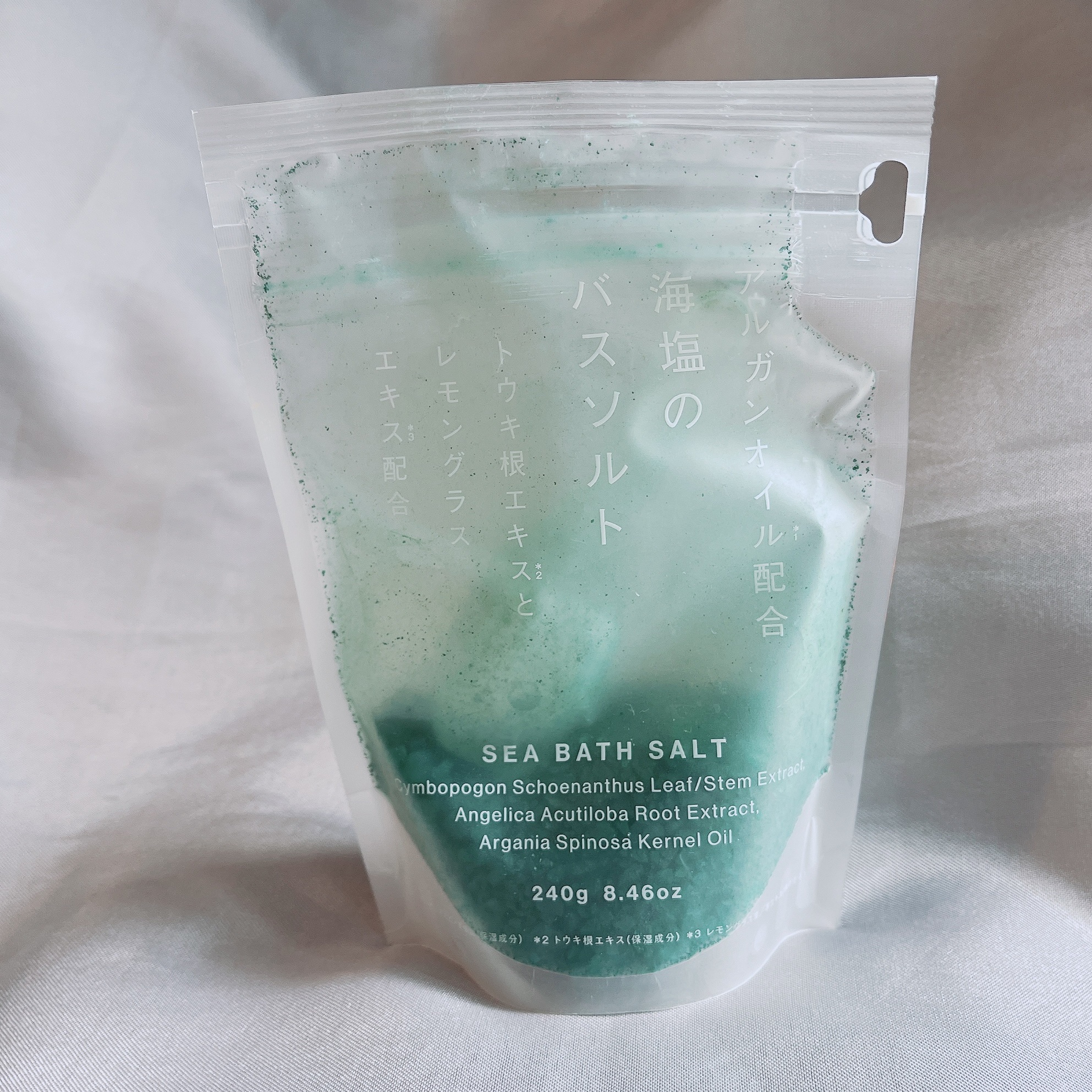 アルガンオイルと海塩のバスソルト/北陸化成/バスグッズを使ったクチコミ（2枚目）