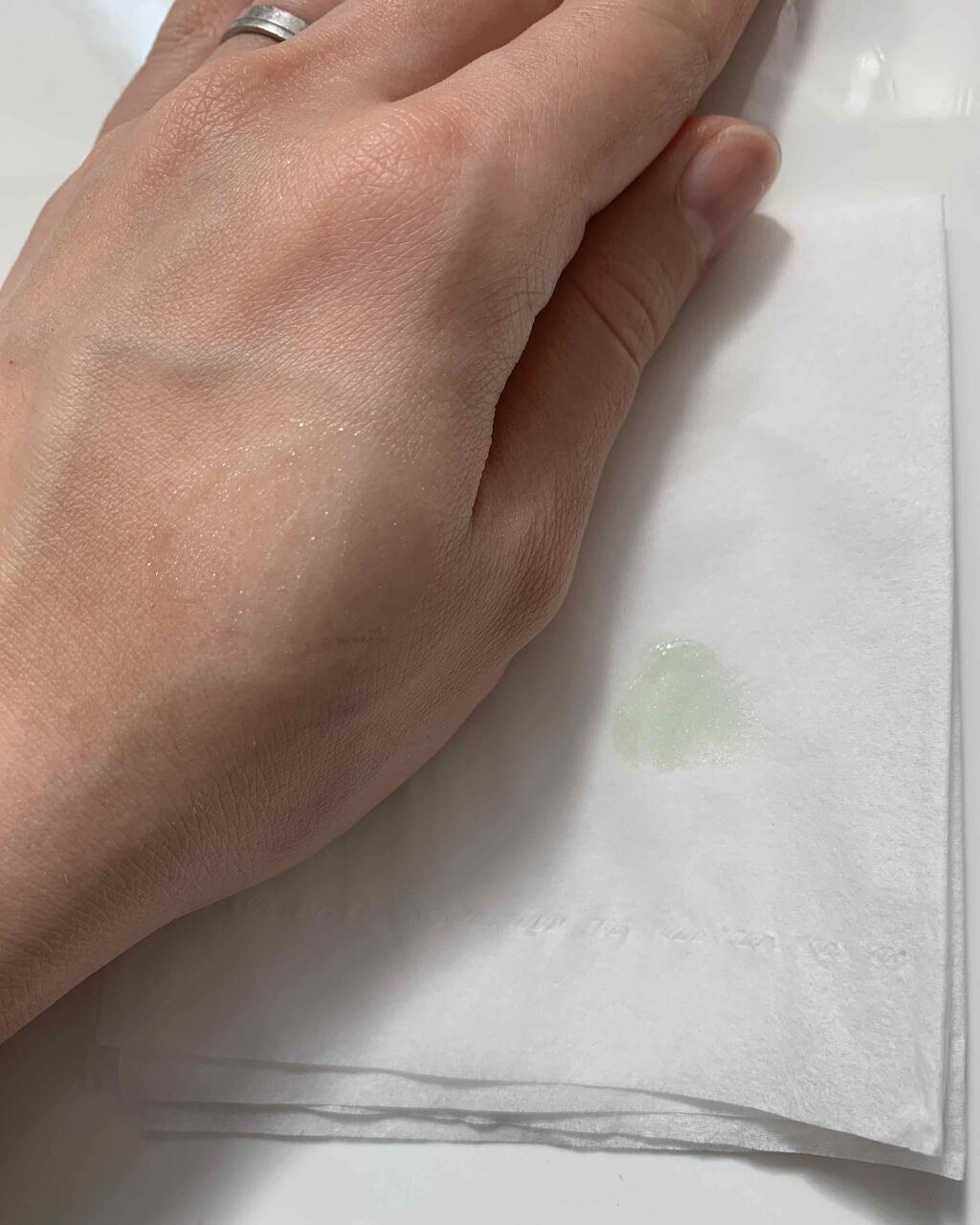 38°C / 99°F リップトリートメント (リップ美容液)/UZU BY FLOWFUSHI/リップケアを使ったクチコミ(2枚目)