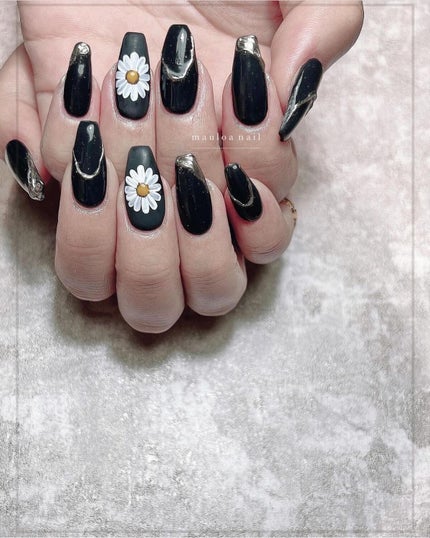 #フレンチネイル,#ネイル,#アートネイル,#春ネイル,#ミラーアートネイル,#サンドジェルネイル,#フレンチネイル,#砂ネイル,#ミラーネイル,#手書きアートネイル,#フラワーネイル,#お花アートネイル,#メタリックネイル,#春ネイル,#天王寺ネイルのネイルデザイン