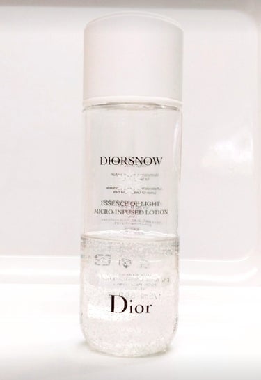 Dior ディオール スノー エッセンス オブ ライト マイクロ ローションのクチコミ「夏前に必ずリピートする化粧水です。カプセルが中に入っていてそのカプセルの中はビタミンEです。ビ.....」（1枚目）