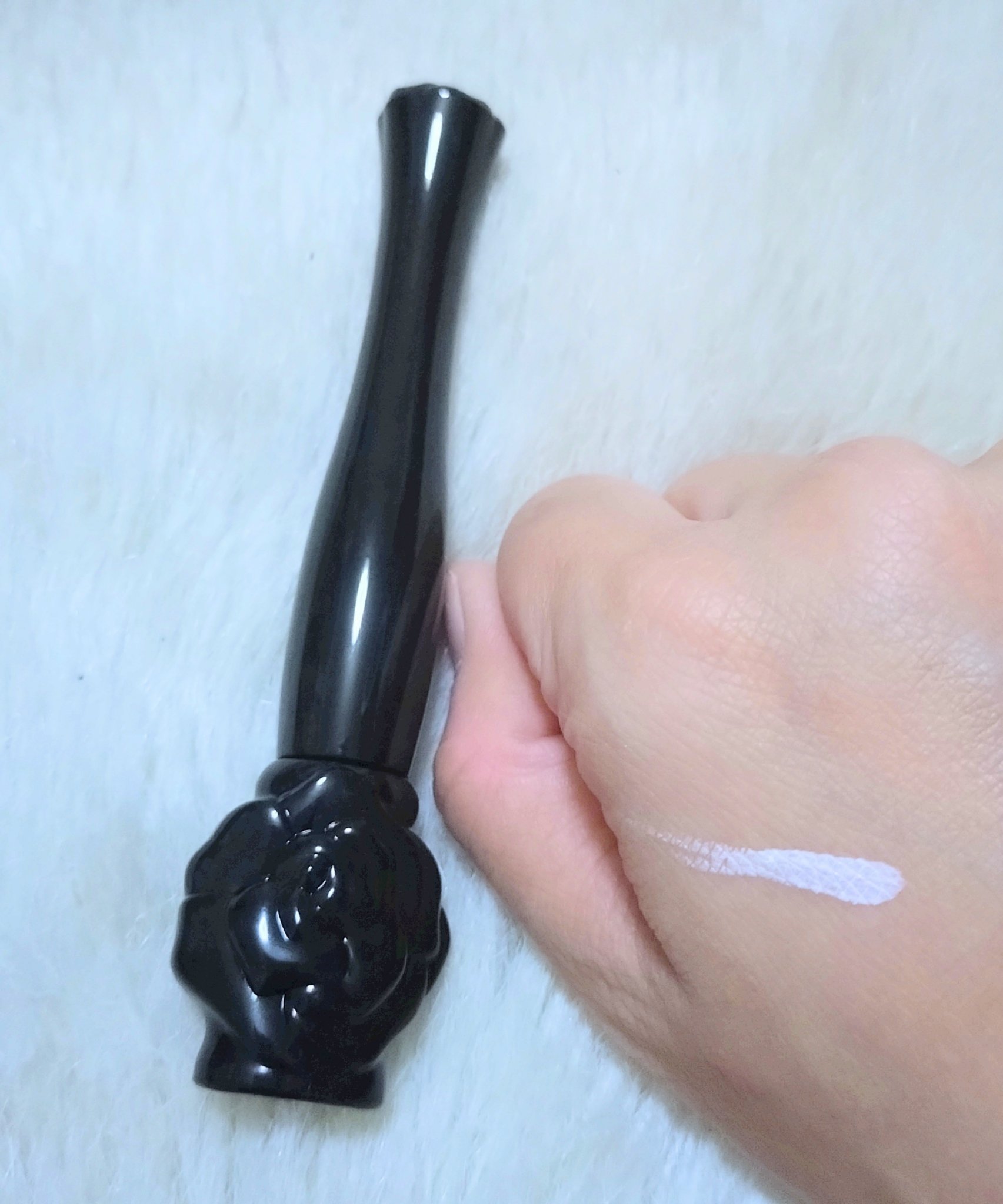 ANNA SUI パーフェクト アイライナーのクチコミ「白アイライナーって本当に有用！
でも、みんなが使っているUZUは、私には、筆がすぐに固まって使.....」（2枚目）