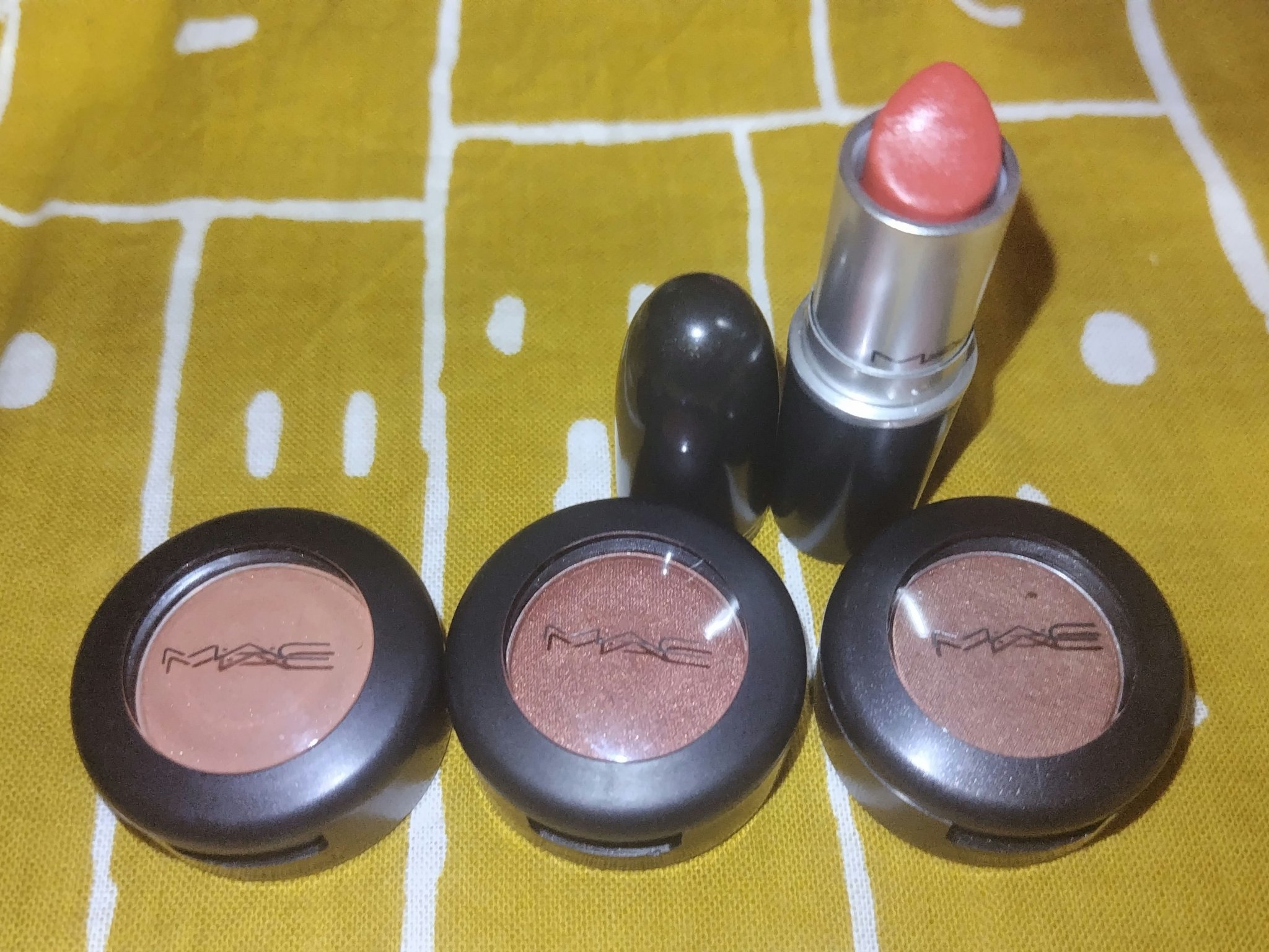 スモール アイシャドウ/M・A・C/単色アイシャドウを使ったクチコミ（2枚目）