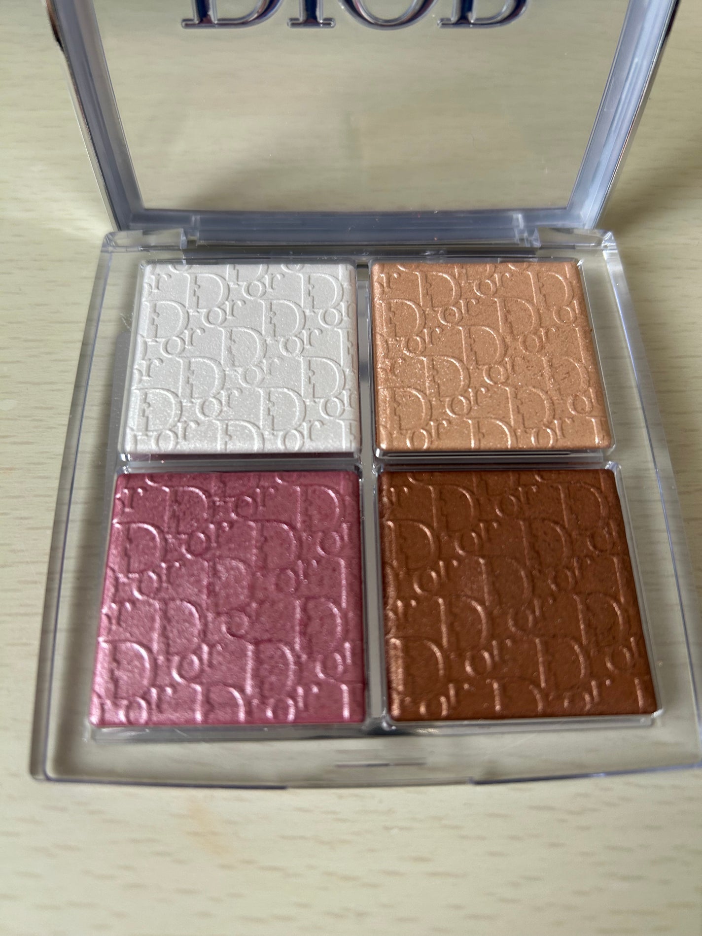 ディオール バックステージ フェイス グロウ パレット/Dior/ハイライトを使ったクチコミ(3枚目)