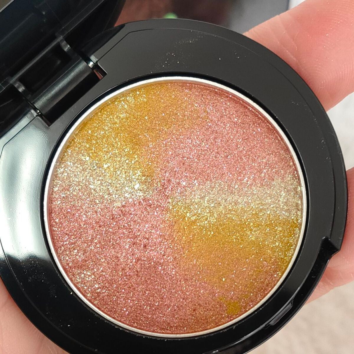グリッタープリズム シャドウ/MISSHA/グリッターを使ったクチコミ(2枚目)