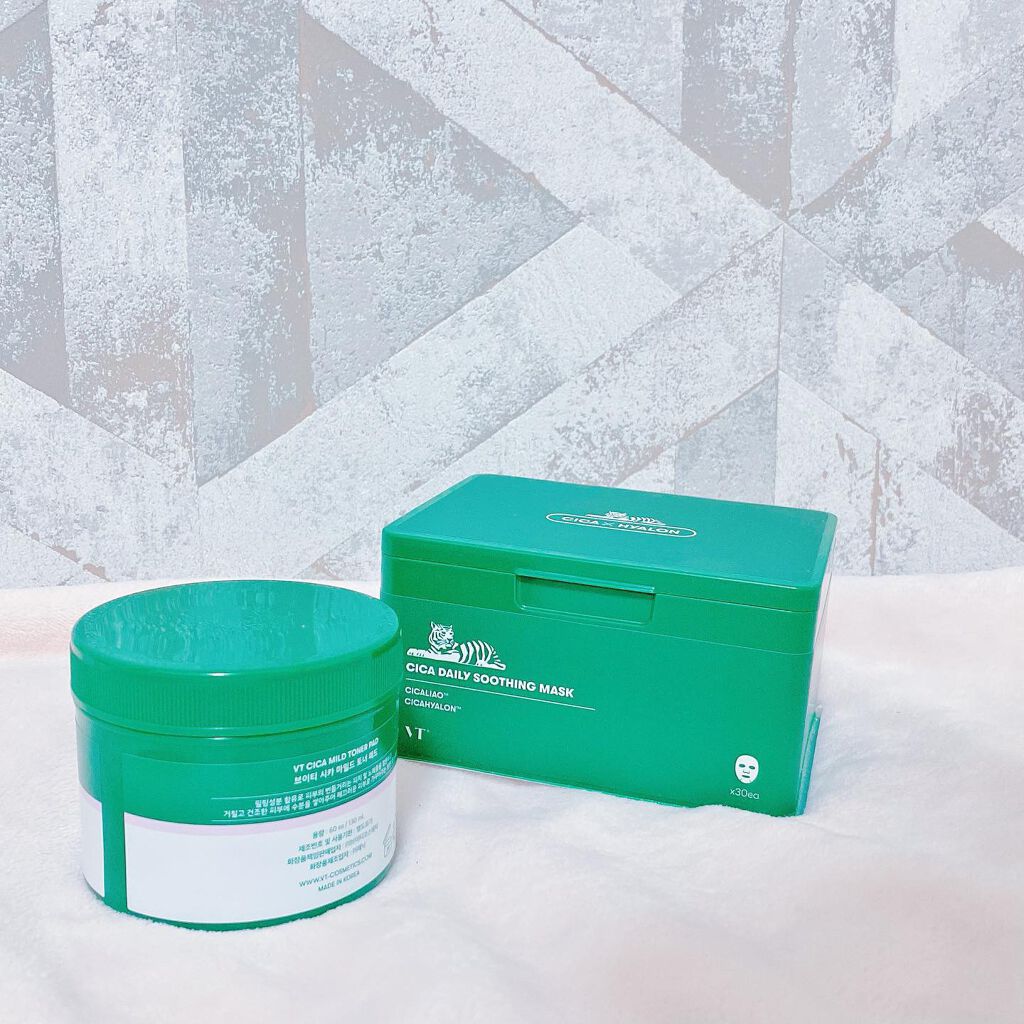 ‪⸜❤︎⸝‬ 最近のスキンケア ‪⸜❤︎⸝‬

VTのCICAデイリースージングマスクと
CICAマイルドトナーパッド💭

CICAデイリースージングマスクは2箱目！
毎日使い出来るマスクで薄いから肌に密着してくれて着け心地も良いです◎
