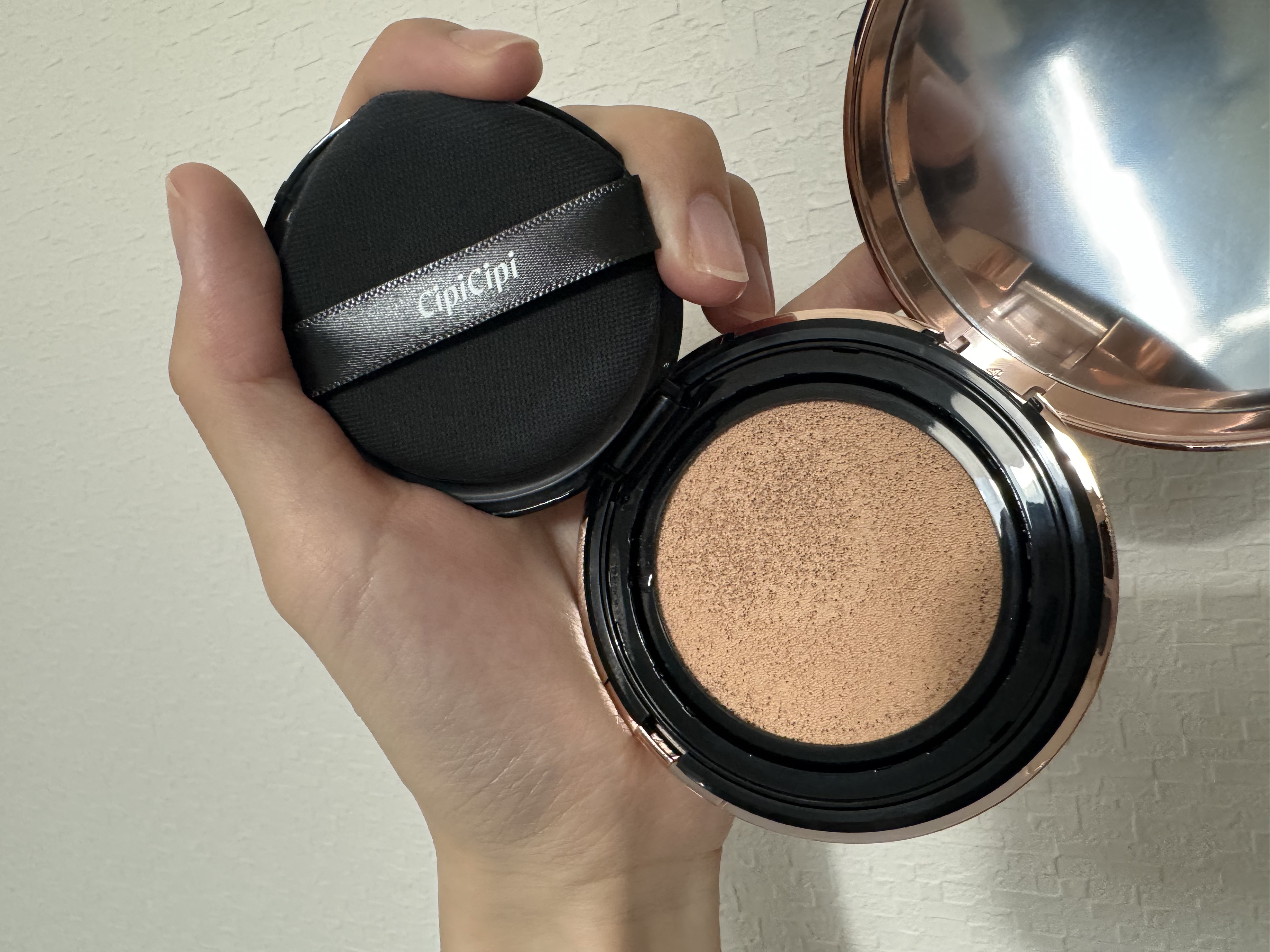 シピシピ フィットスキンクッション 01 ライトベージュ/CipiCipi/クッションファンデーションを使ったクチコミ（2枚目）