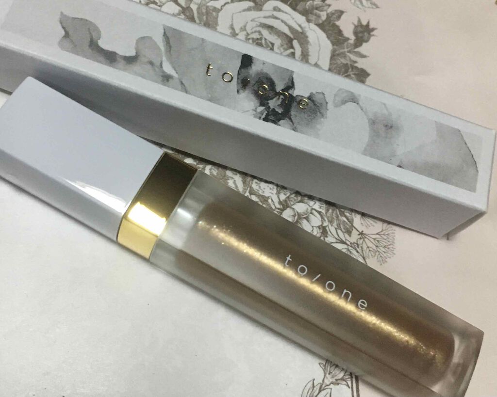 トーン ペタル エッセンス グロス/to/one/リップグロスを使ったクチコミ（2枚目）