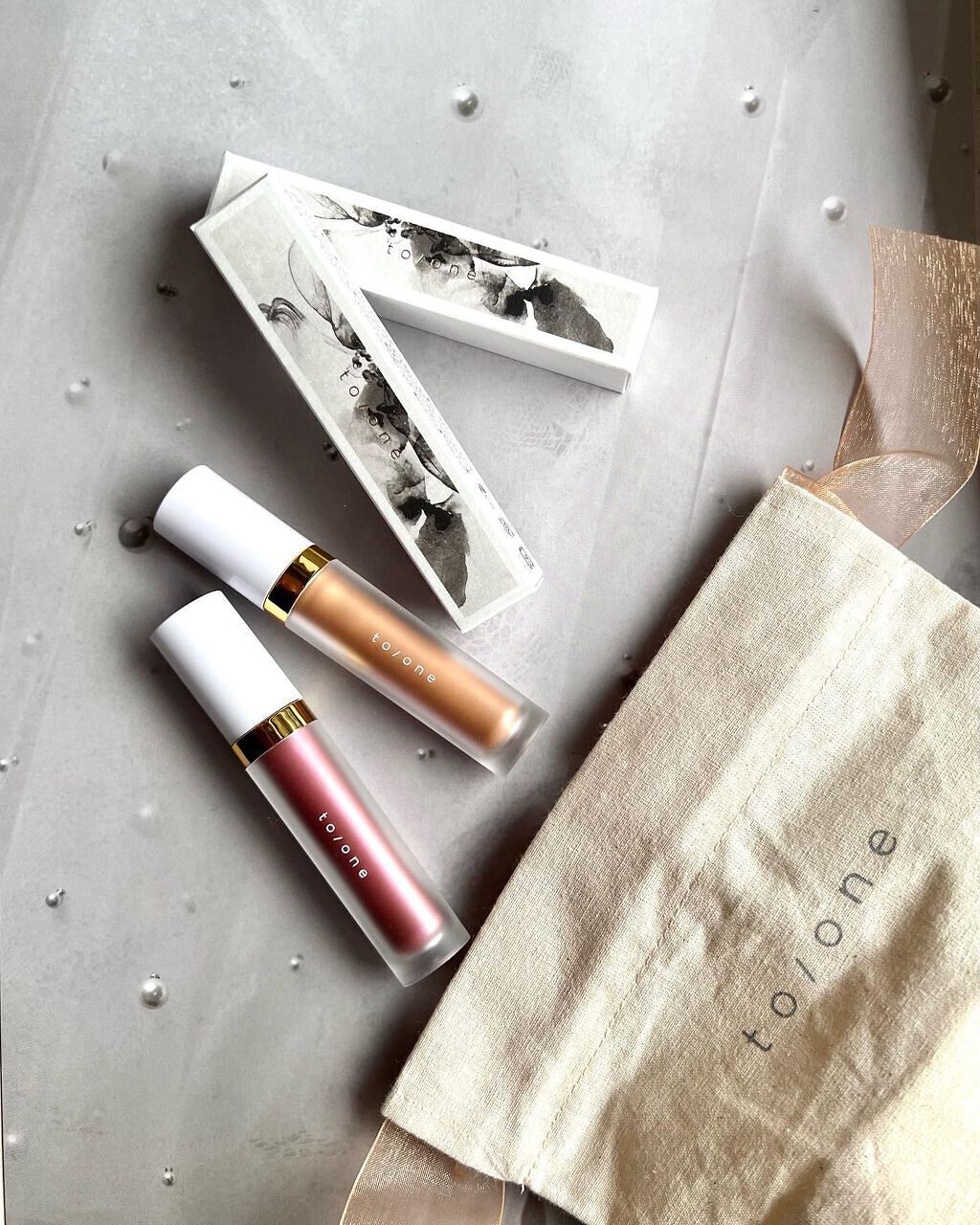 トーン ペタル リキッド アイシャドウ/to/one/リキッドアイシャドウを使ったクチコミ（1枚目）