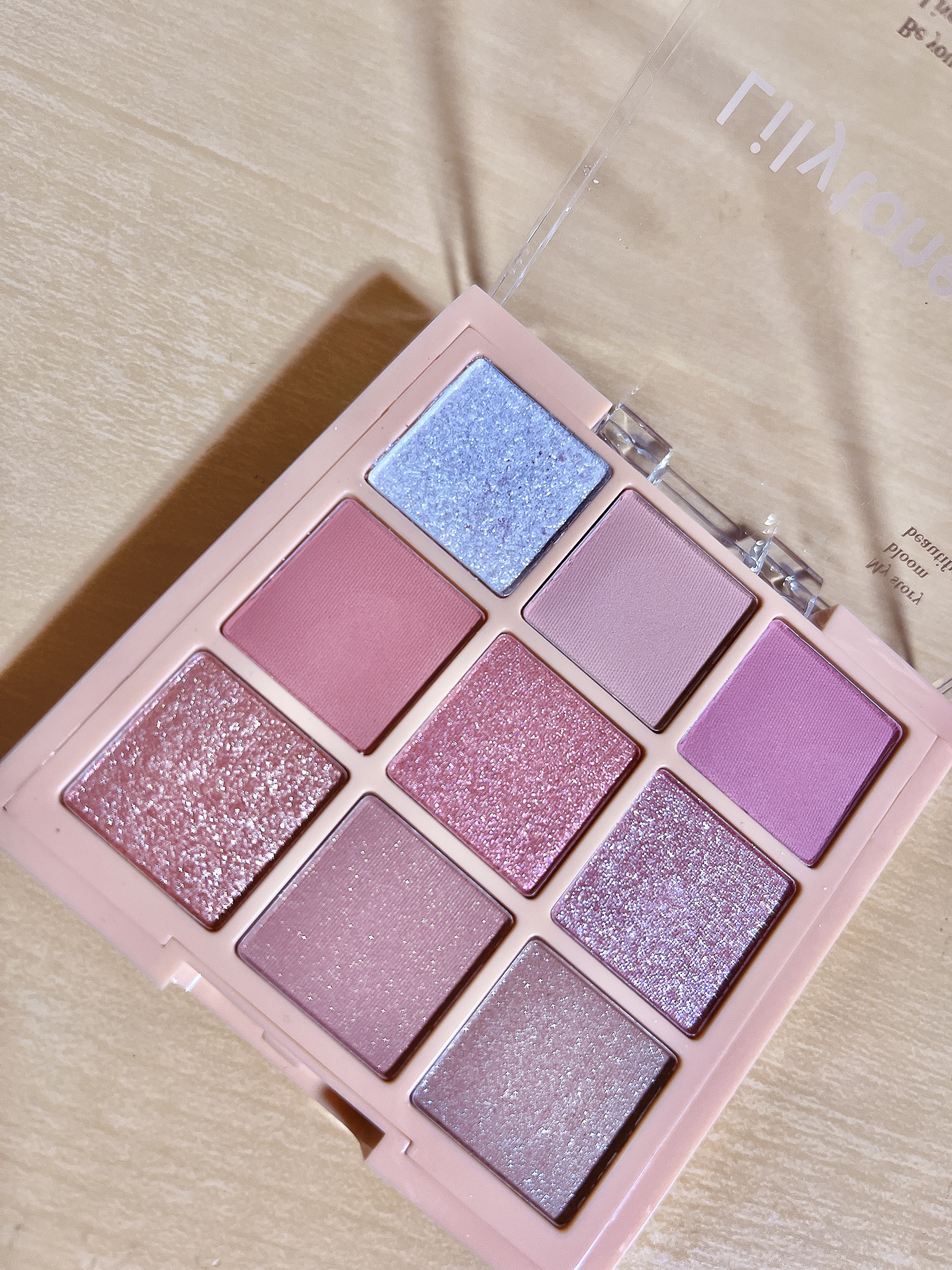 ムードオンアイシャドウ/Lilytone/アイシャドウパレットを使ったクチコミ（2枚目）