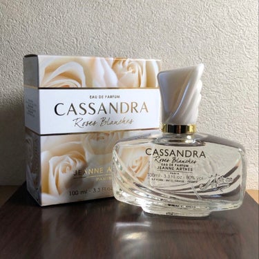 ジャンヌ・アルテス カッサンドラ ホワイトローズ オードパルファムのクチコミ「香水レビュー✨

JEANNE ARTHES
Cassandra Roses Blanches.....」（1枚目）
