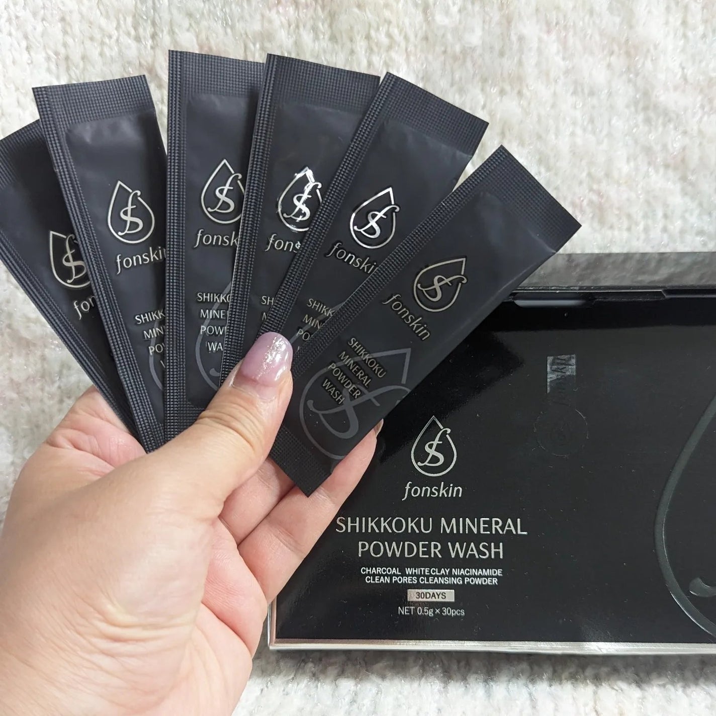 漆黒ミネラルパウダーウォッシュ/fonskin/洗顔パウダーを使ったクチコミ(2枚目)