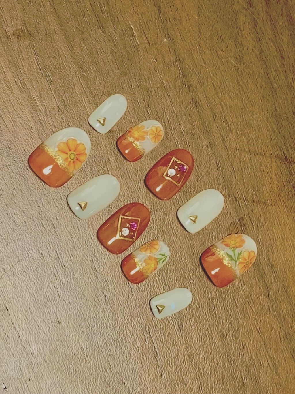 カラフルネイルズ/キャンメイク/マニキュアを使ったクチコミ（2枚目）