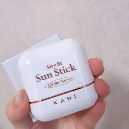 ㅎㄹㅋ on LIPS 「【Sunstick☀️】持ち運びにしやすいサイズの日焼け止め🤍..」(4枚目)