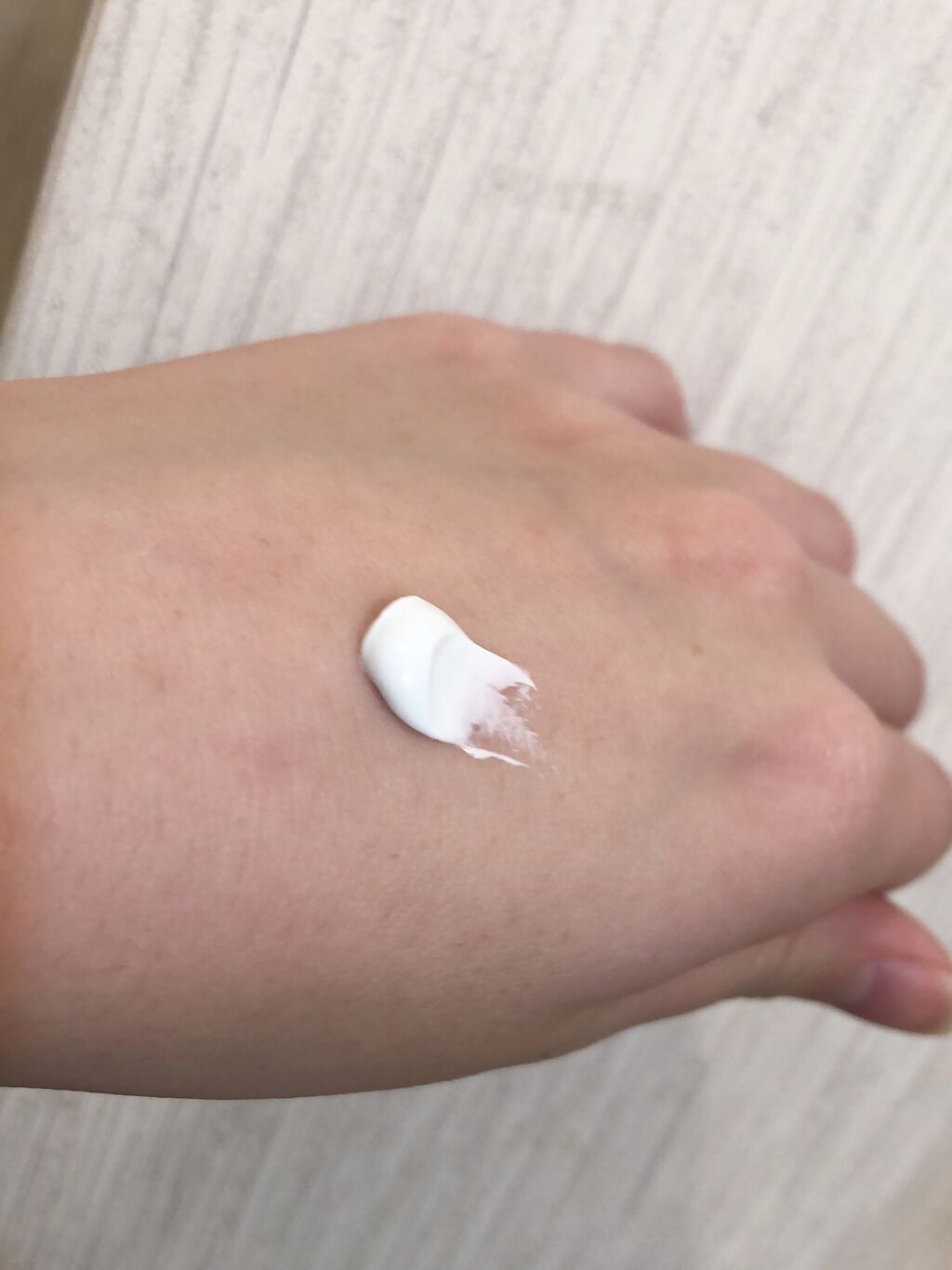 シカルファットプラス リペアクリーム/アベンヌ/フェイスクリームを使ったクチコミ（2枚目）