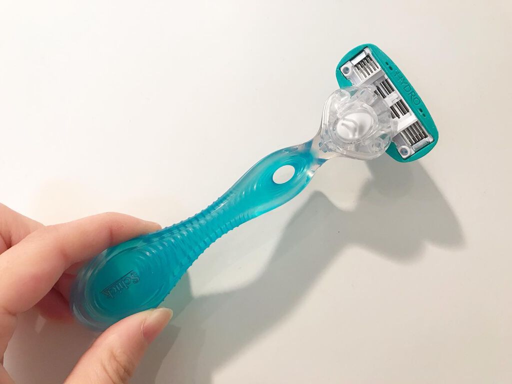 ハイドロシルク 敏感肌用 ホルダー （刃付き＋替刃１コ）/ハイドロシルク/シェーバーを使ったクチコミ（2枚目）