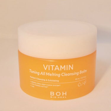 今日は @15bako さんで購入したクレンジングバームを紹介します❣️

ｰｰｰｰｰｰｰｰｰｰ

Bio heal boh
Vitamin toning all melting cleansing balm

ｰｰｰｰｰｰｰｰｰｰ

クレンジングバームはあんまり使ったことがないけど、すごい良いってわかった😳😳

使った後に肌がつっぱる感じがないしなんならすべすべになっててさっぱり感もあるのが不思議🥹💗

これはリピ買いしたいくらい❣️

#バイオヒールボ #ビタミントーニングオールメルティングクレンジングバーム #biohealboh #vitamintoningallmeltingcleansingbalm #メイク #メイク好きさんと繋がりたい #cosme #cosmetics #makeup #instagood #followforfollowback #likeforlikes #lfl #いいね返し　#今日のメイク #韓国コスメ #韓国コスメ好きな人と繋がりたい #中華メイク #中国コスメ #中国コスメ好きと繋がりたい #スキンケア　#スキンケア好きさんと繋がりたい #クレンジングバーム　#15bako #500円おためし　#メイク落とし #生涯推しアイテム の画像 その0