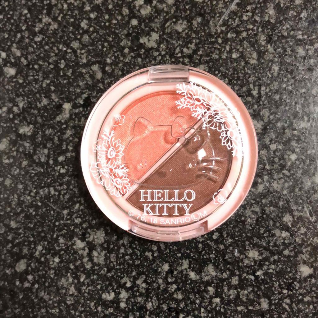 パウダーアイシャドウ ブルーミングキティ/DAISO/アイシャドウパレットを使ったクチコミ（1枚目）