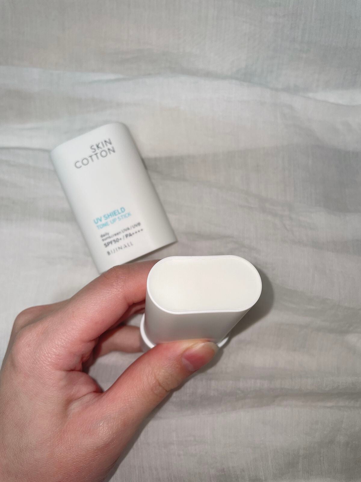 UVシールド トーンアップスティック/スキンコットン/日焼け止めスティックを使ったクチコミ(2枚目)