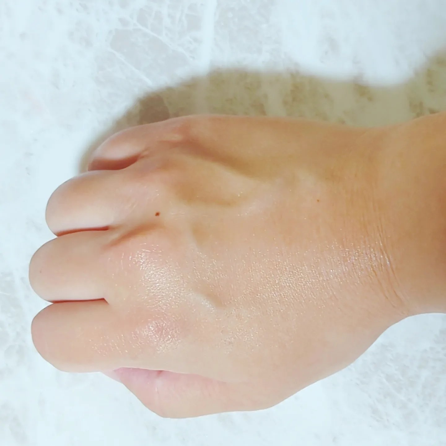 モイスト ボディミルク [全身用ミルク美容液] リラックスハーブの香り/リッツ/ボディミルクを使ったクチコミ（3枚目）