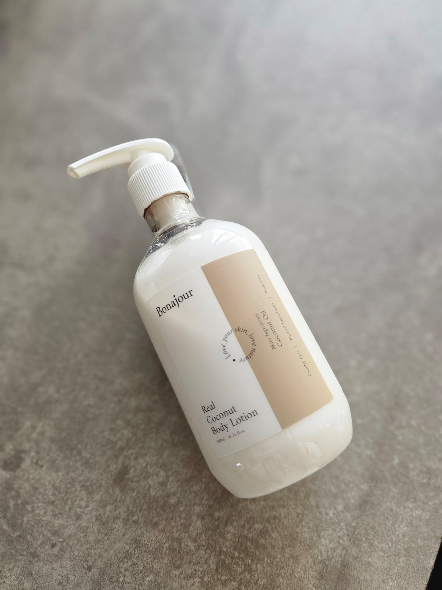 Bonajour リアルココナッツボディローションのクチコミ「環境に配慮したご褒美ボディローション

スキンケア製品で個人的に安心と信頼のbonajourの.....」（2枚目）