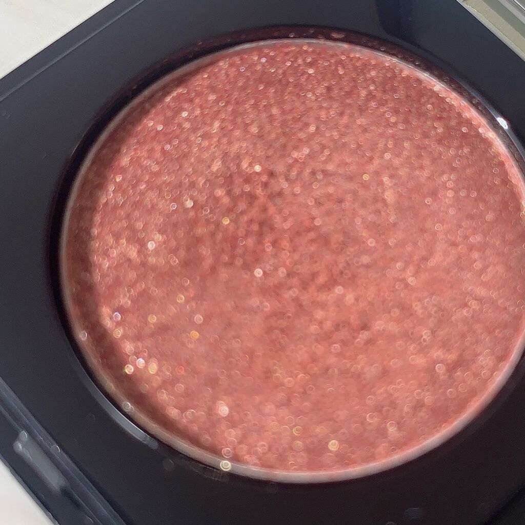 シークインクラッシュ 6 コンフィデント ヌード/YVES SAINT LAURENT BEAUTE/単色アイシャドウを使ったクチコミ（2枚目）