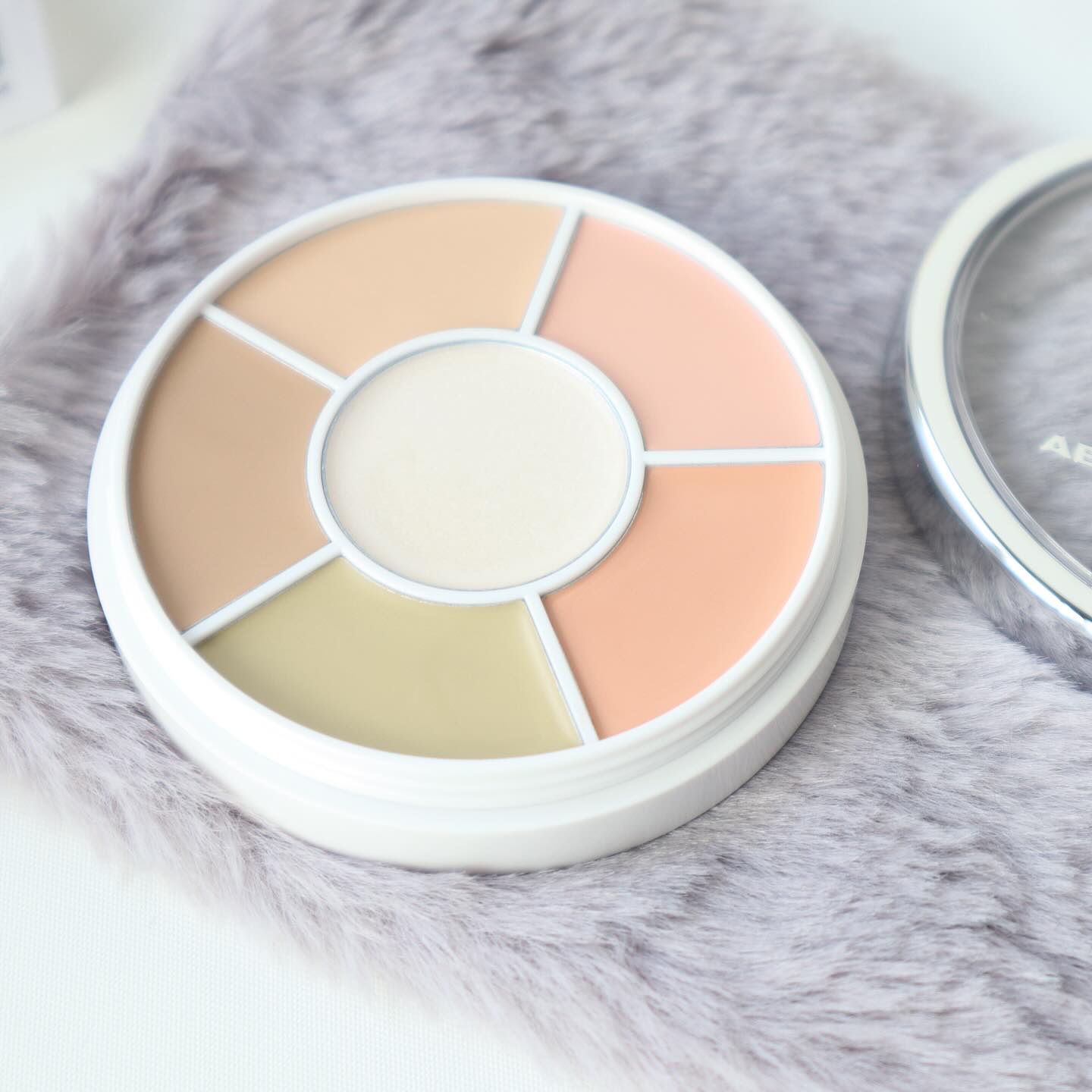 デザイニングマルチパレット/ABOUT TONE/パレットコンシーラーを使ったクチコミ（2枚目）