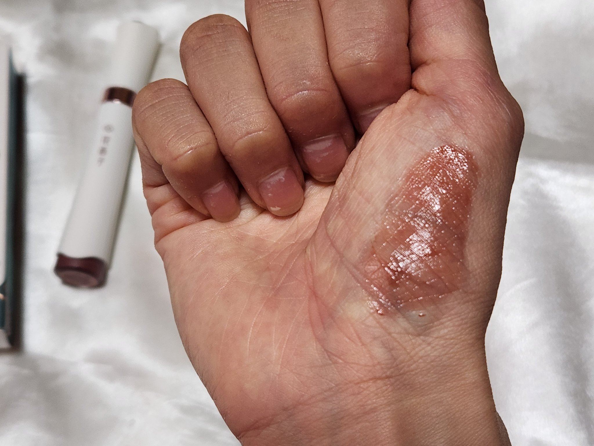 珠玉流光リップティント/花西子/リップティントを使ったクチコミ（2枚目）