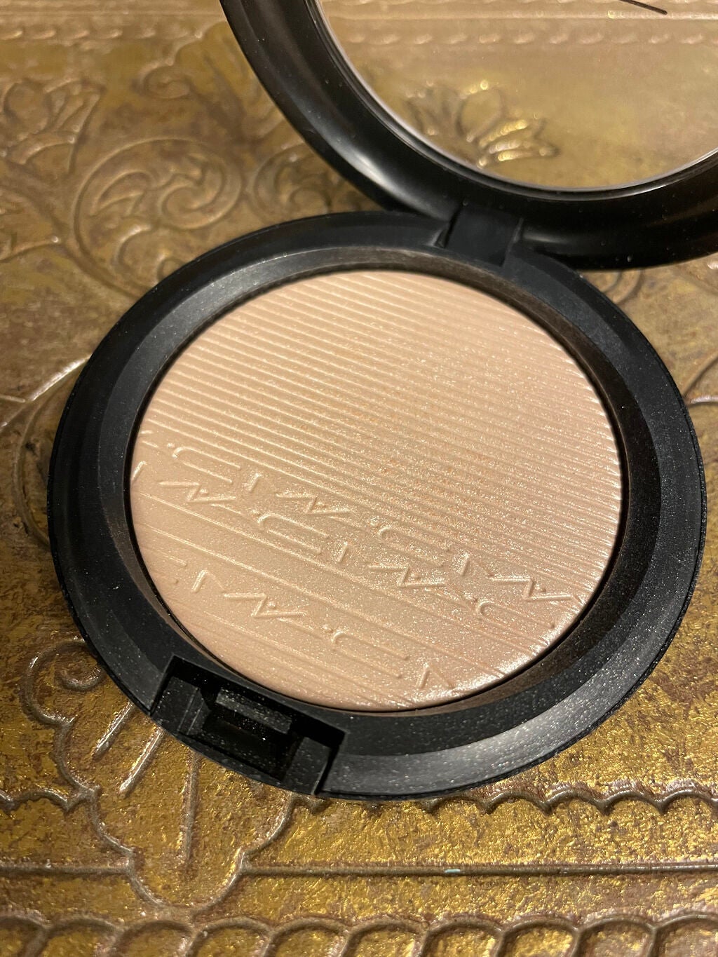 エクストラ ディメンション スキンフィニッシュ/M・A・C/プレストパウダーを使ったクチコミ(2枚目)