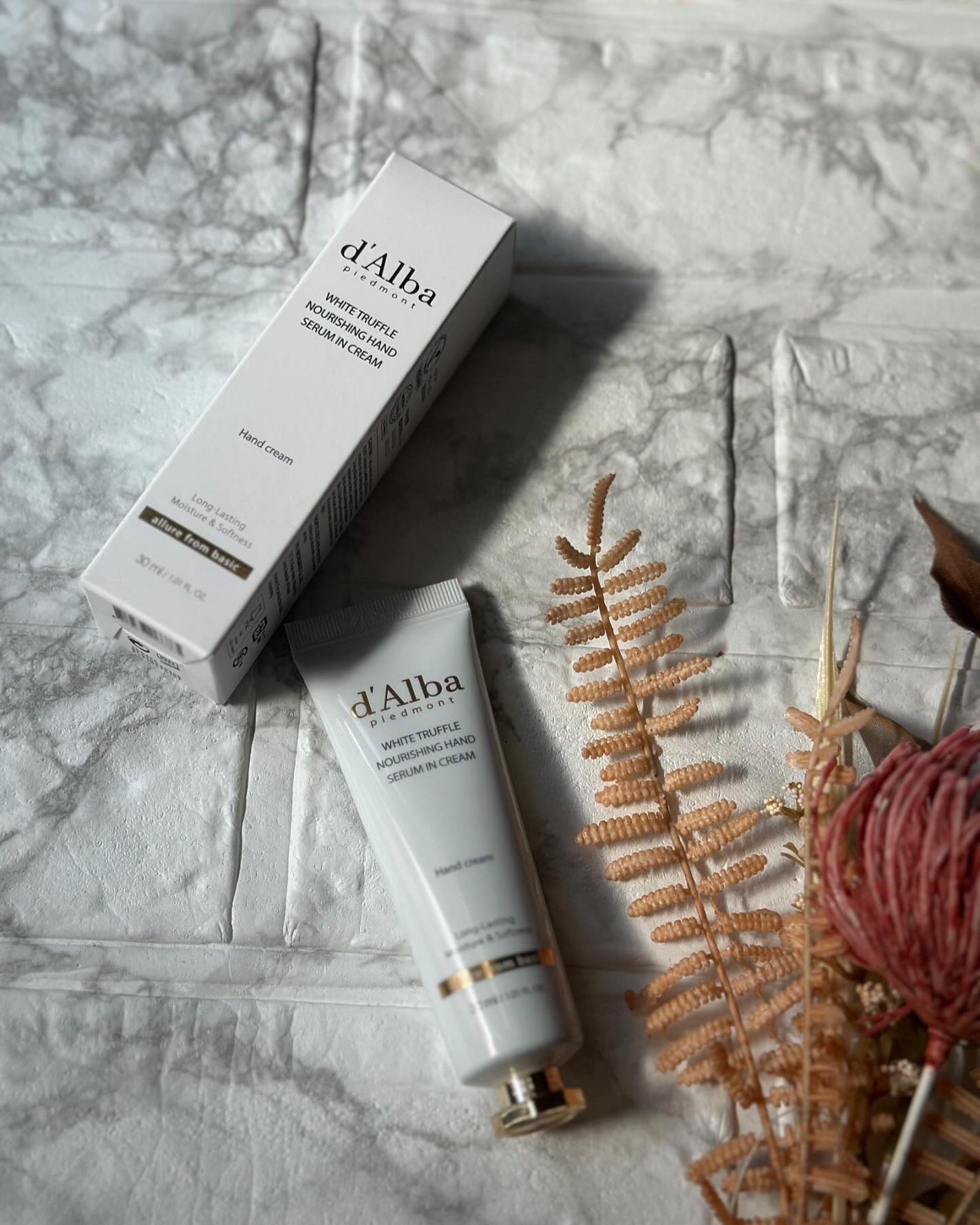 ホワイトトリュフナリシングハンドセラムインクリーム/ダルバ/ハンドクリームを使ったクチコミ(1枚目)