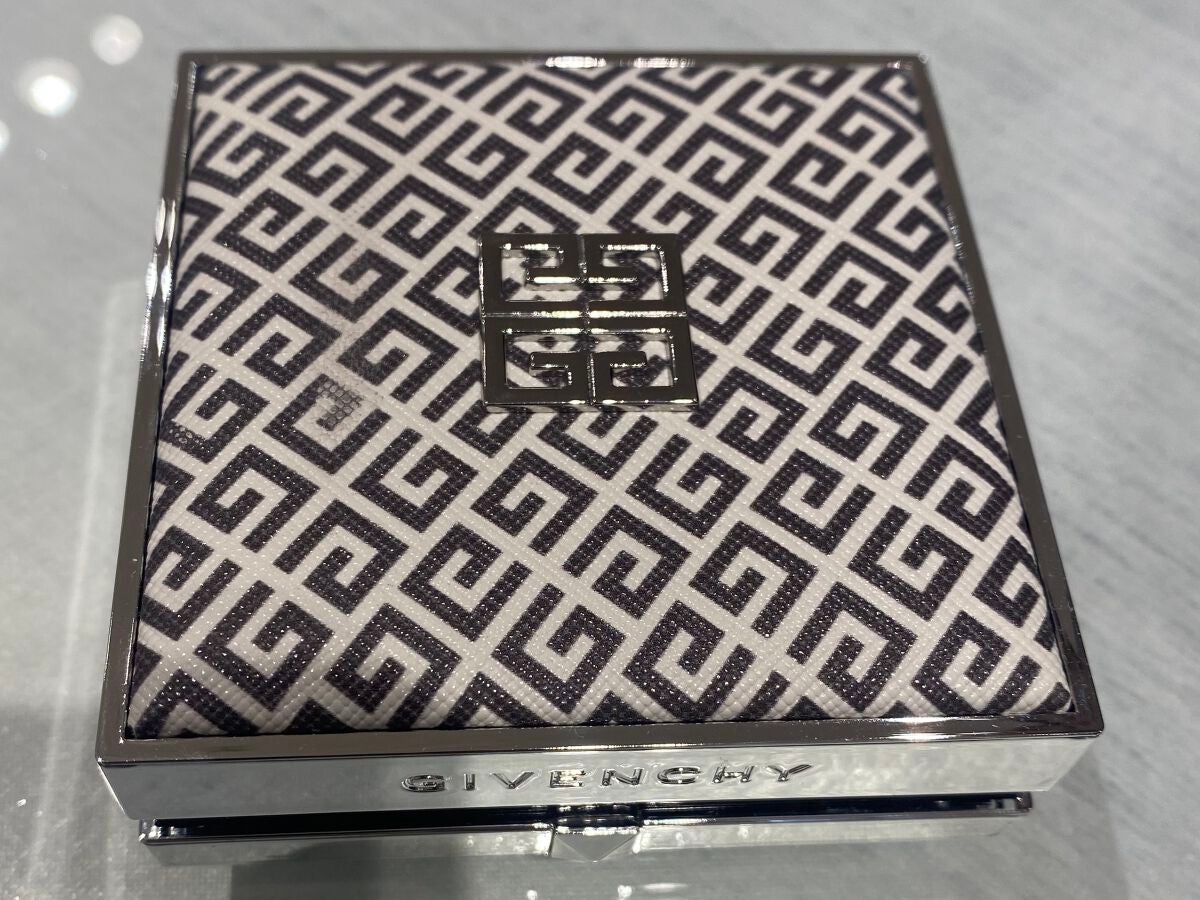 タン・クチュール・クッション/GIVENCHY/クッションファンデーションを使ったクチコミ(2枚目)