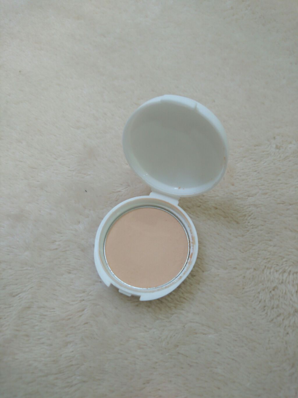 マットシフォン ライトファンデーションUV/KiSS/パウダーファンデーションを使ったクチコミ（2枚目）