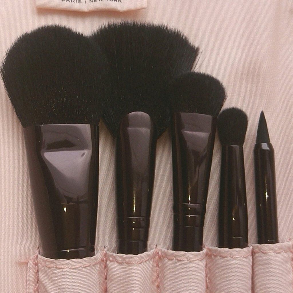 スウィーピング ビューティー エッセンシャル ブラシ コレクション/ローラ メルシエ/その他キットセットを使ったクチコミ(2枚目)