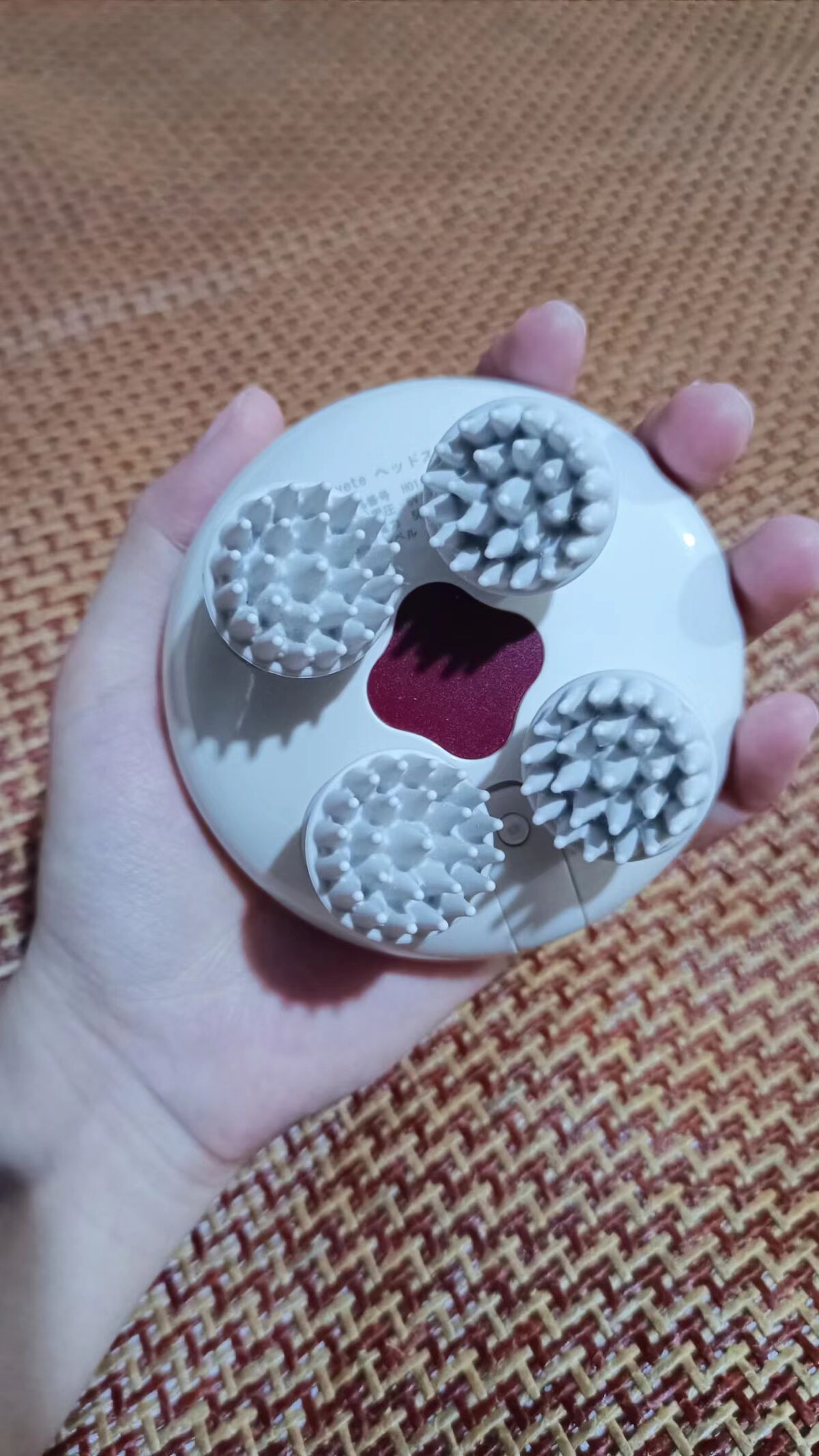 ヘッドスパ 電動頭皮ブラシ/yete/ヘッドマッサージャーを使ったクチコミ（2枚目）