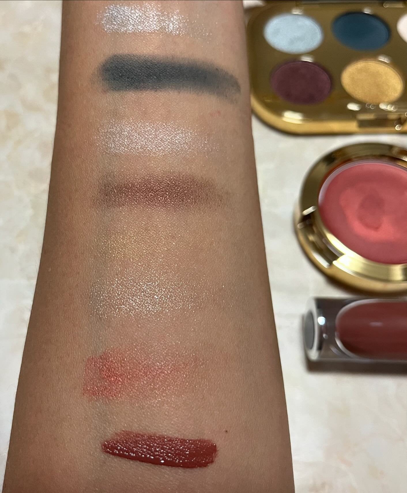 トレジャー アイシャドウ パレット ×6/M・A・C/アイシャドウパレットを使ったクチコミ(2枚目)