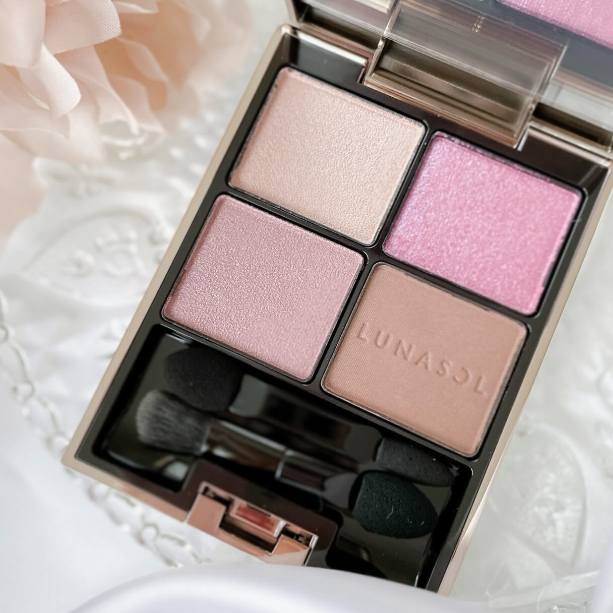 梨花さん愛用　小田切ヒロさん紹介　LUNASOLアイカラーレーション N 06 梨花さん愛用 小田切ヒロさん紹介 LUNASOLアイカラーレーション