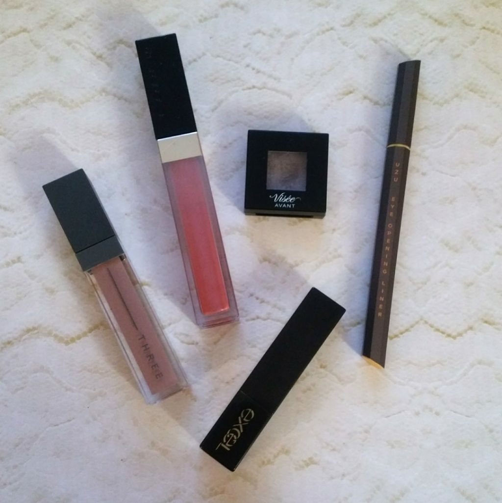 ヴィセ アヴァン シングルアイカラー 015 UNDER THE MOON/Visée/単色アイシャドウを使ったクチコミ（2枚目）