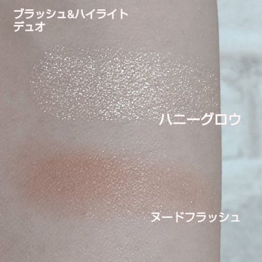 BOBBI BROWN ブライトニング フィニッシング パウダーのクチコミ「ボビイブラウン ブラッシュ&ハイライトデュオ 
02ハニーグロウデュオ

チークとハイライトが.....」（3枚目）