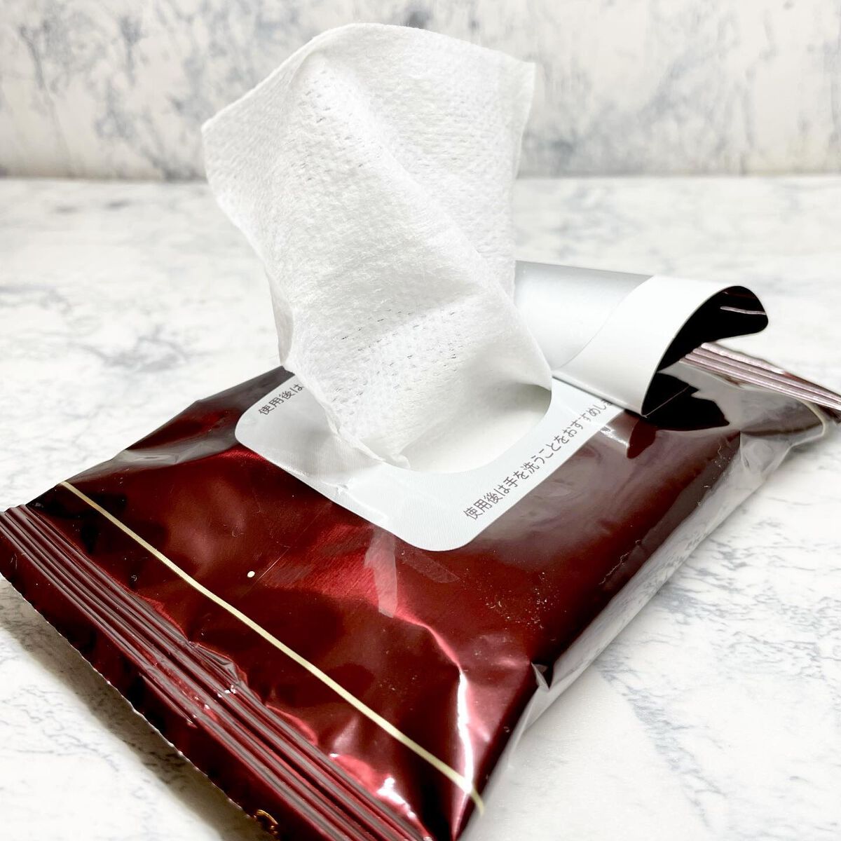 ビオレメイクの上からうるピタ肌持続シート/ビオレ/フェイスシートを使ったクチコミ(4枚目)