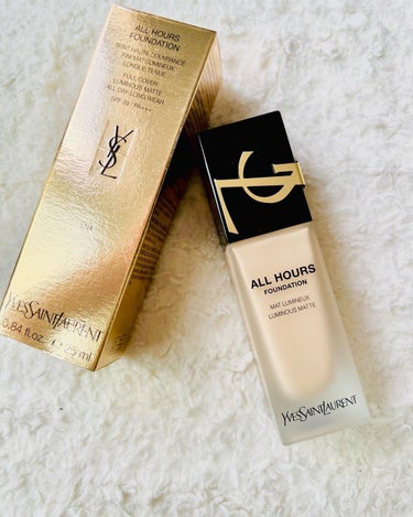 くずれにくくカバー力抜群✨
丸一日くすまず！

今回は@cosme様を通し
YVES SAINT LAURENT BEAUTE様のこちらをお試しさせて頂きました^ ^❤️

.｡.:✽・ﾟ＋.｡.:✽・